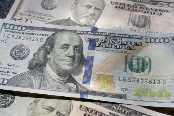 how contract management software helps finance teams